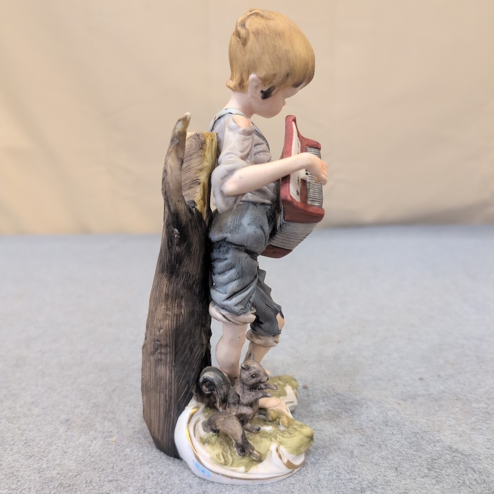 Vintage Folk Singers Porcelain Boy with Accordion Figurine 2147 Matte Finish - Picture 5 of 6